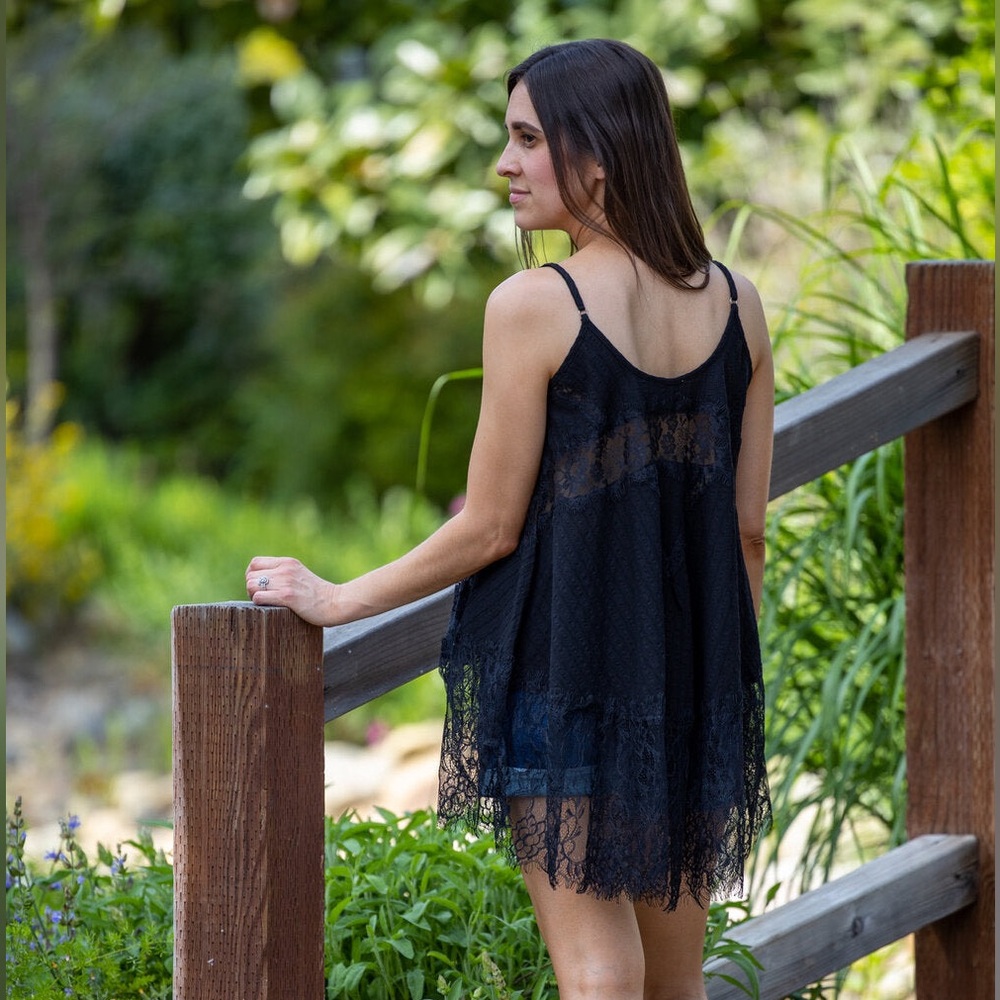 Lace Tunic - Picture 3 of 3